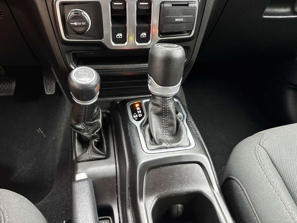 Used 2020 Gray Jeep Sport S image 23