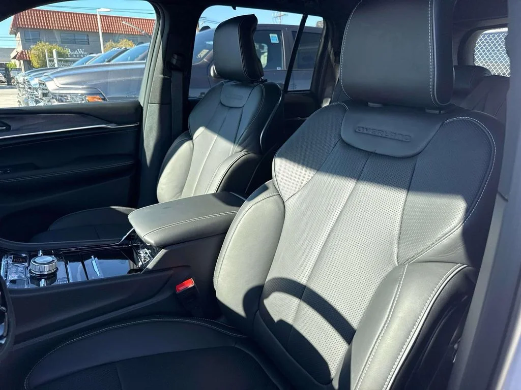 New 2025 White Jeep Overland image 24