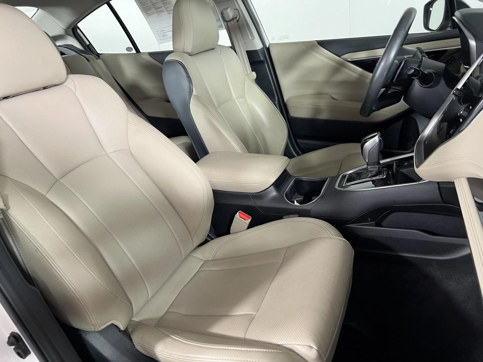 Used 2022 Wh Subaru Limited image 45
