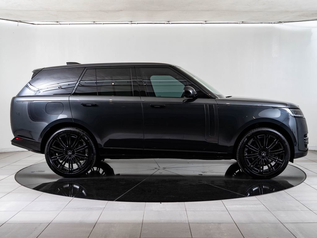Used 2025 Carpathian Grey Premium Metallic Land Rover SE image 11
