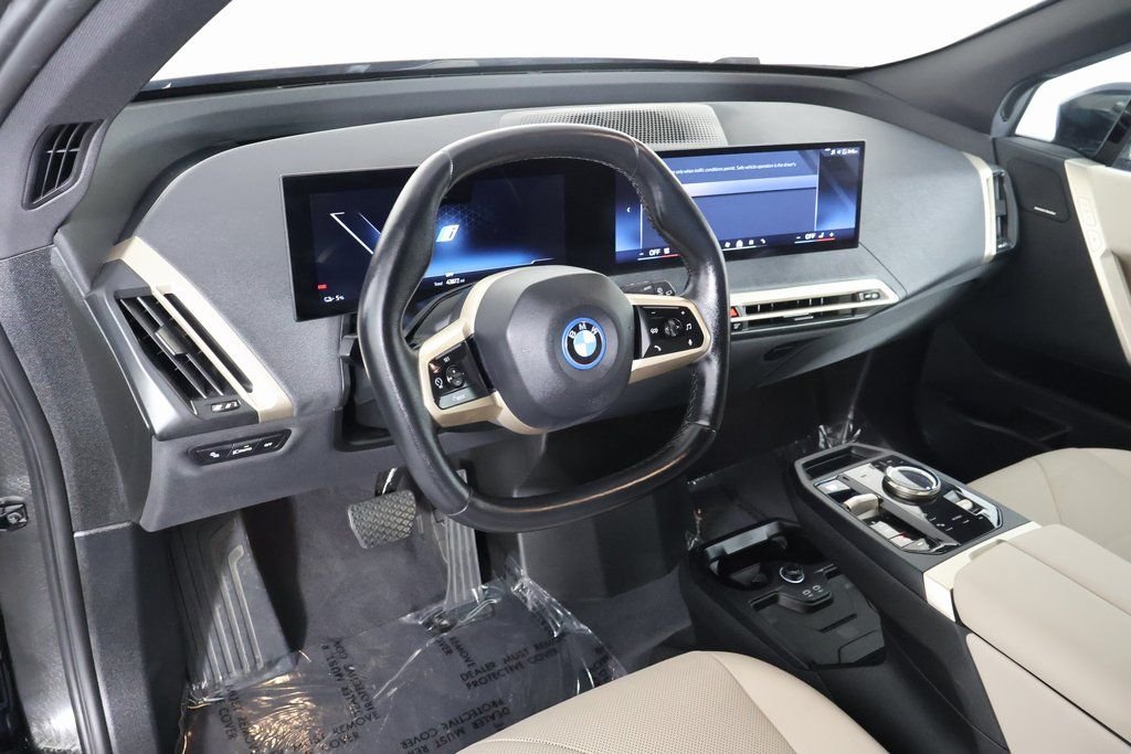 Used 2024 Dark Graphite BMW xDrive50 image 7