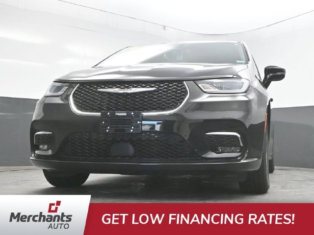 Used 2024 Black Chrysler Touring L image 31