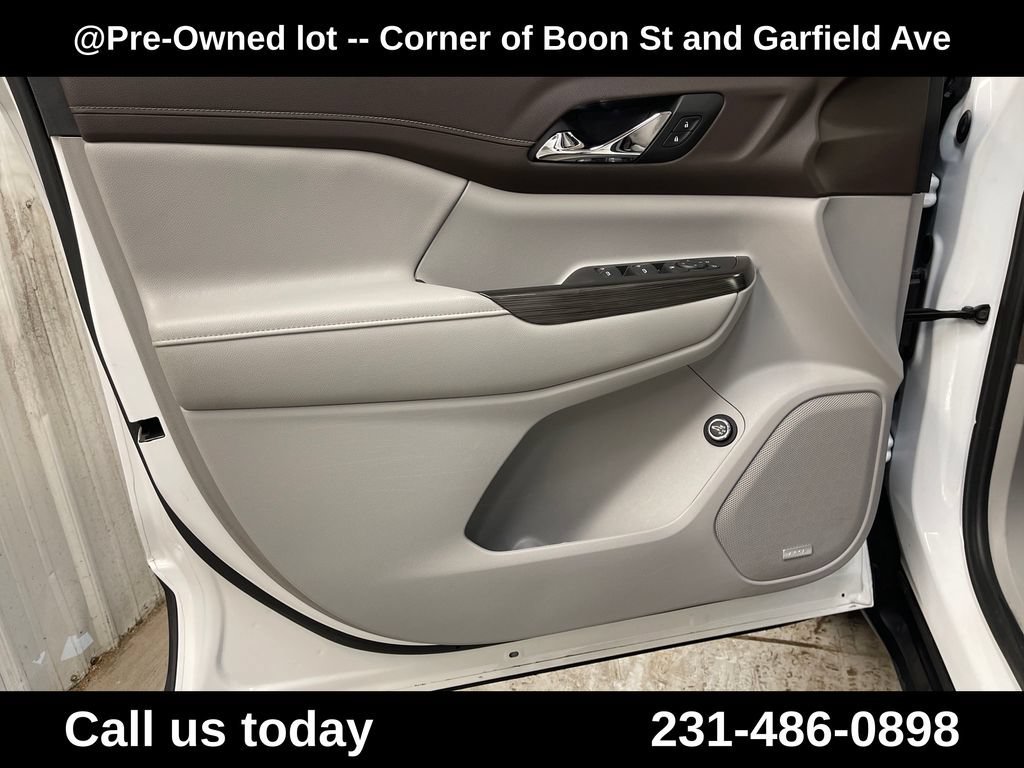 Used 2019 SUMMIT WHITE GMC SLT image 16