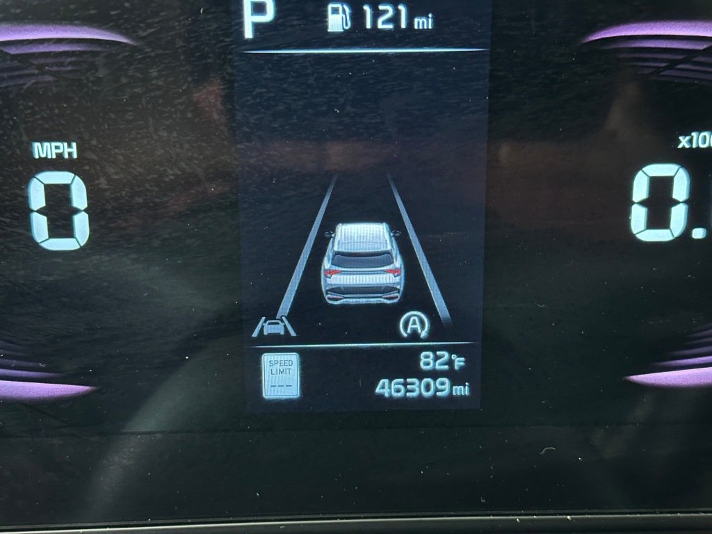 Used 2023 Black Kia X-Line image 3