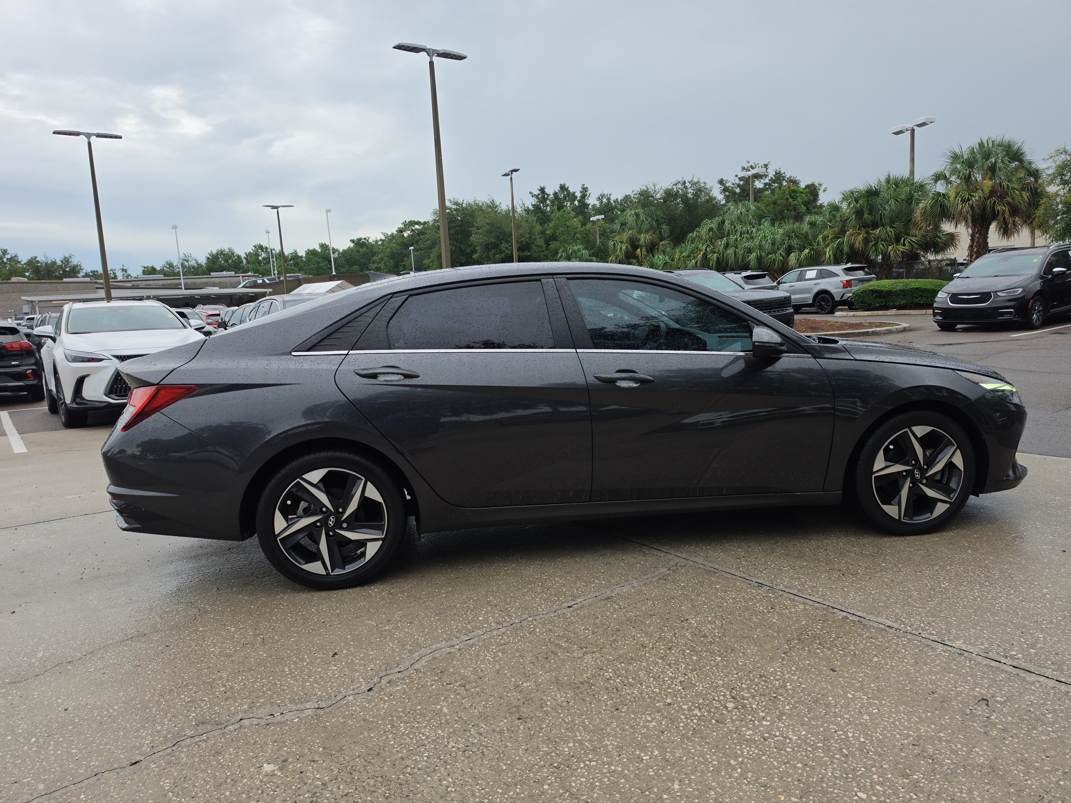 Used 2022 Portofino Gray Hyundai Limited image 9