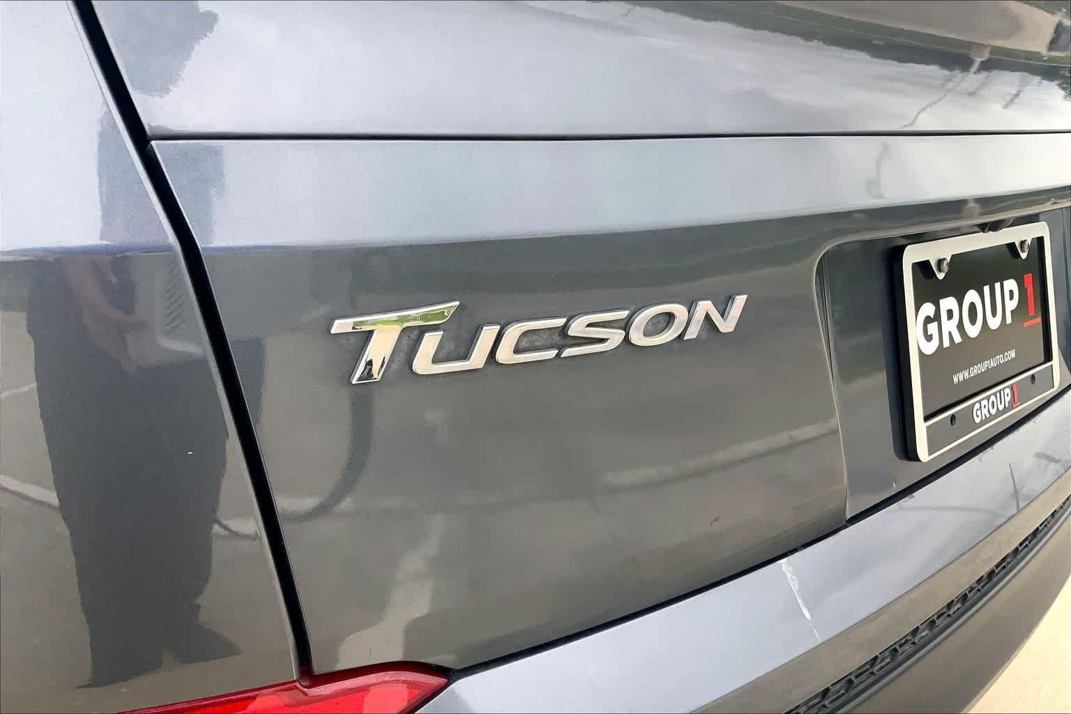 Used 2018 Coliseum Gray Hyundai SEL image 9