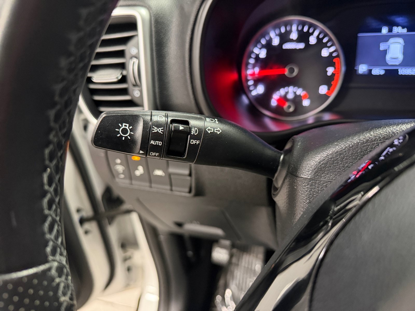 Used 2020 Snow White Pearl Kia S image 13