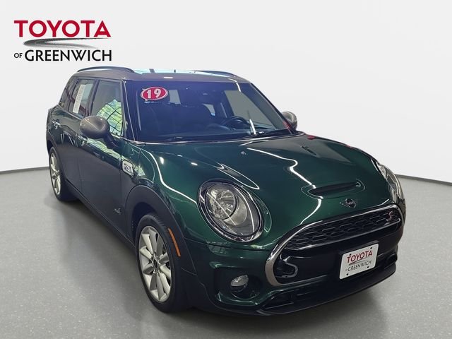 Used 2019 Green MINI Signature image 1