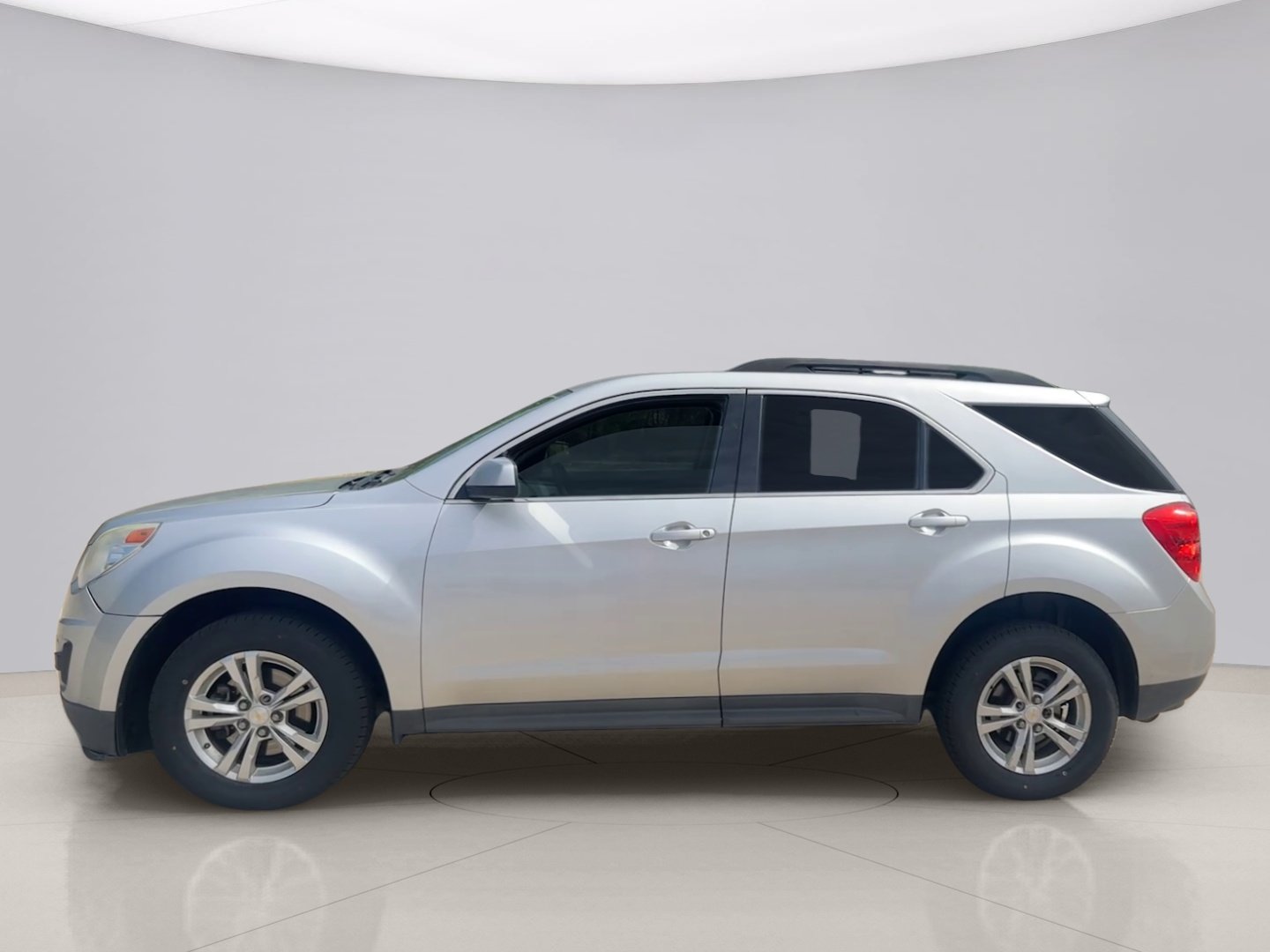 Used 2014 Silver Chevrolet LT image 2