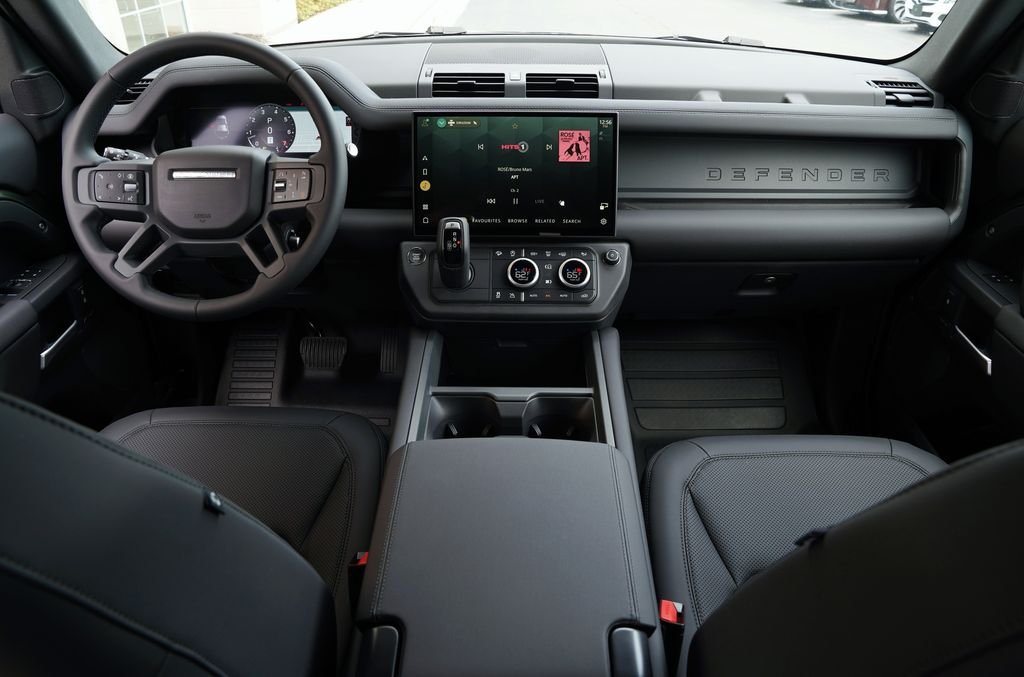 New 2026 Woolstone Green Land Rover S image 9