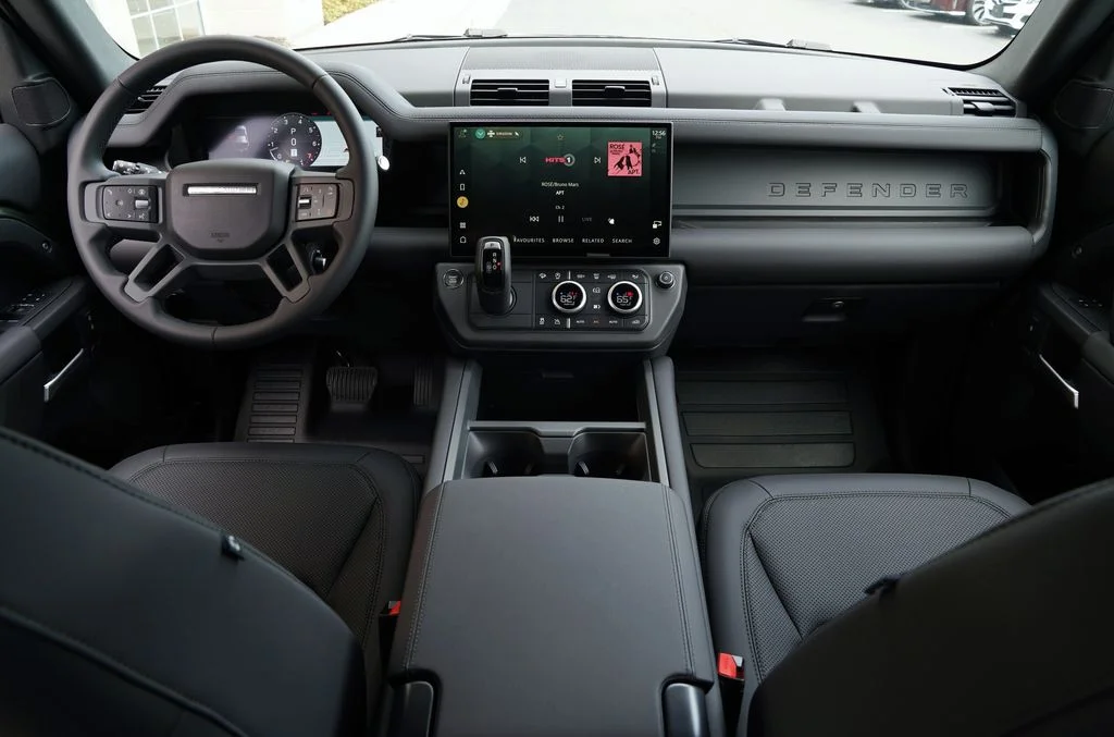 New 2026 Woolstone Green Land Rover S image 9