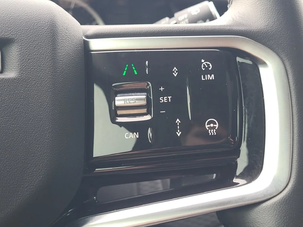 Used 2023  Land Rover S image 16
