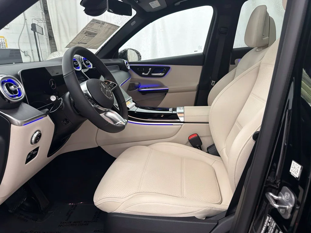New 2027 Black Mercedes-Benz GLC 300 image 12