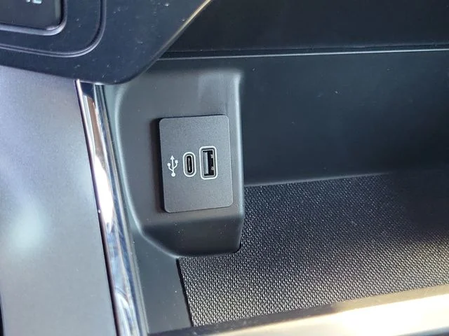New 2026 Oxford White Ford XLT image 30