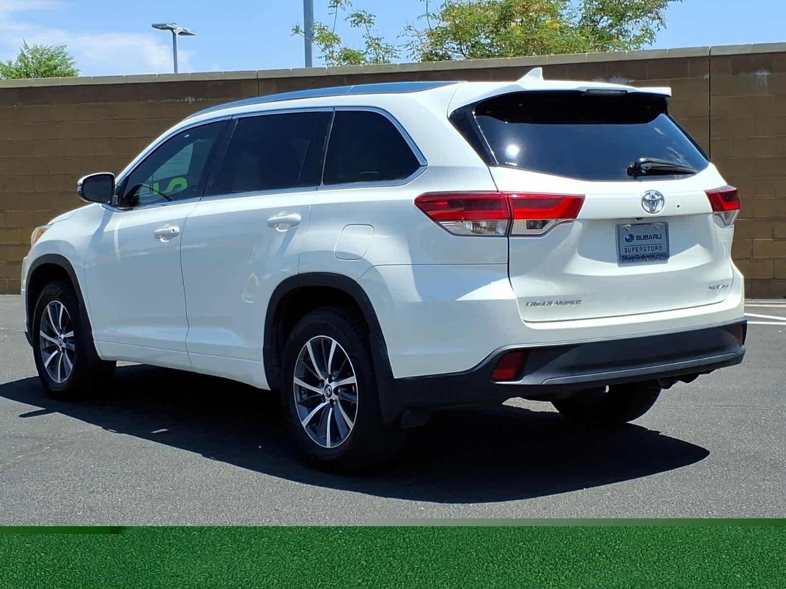 Used 2017 Blizzard Pearl Toyota XLE image 5