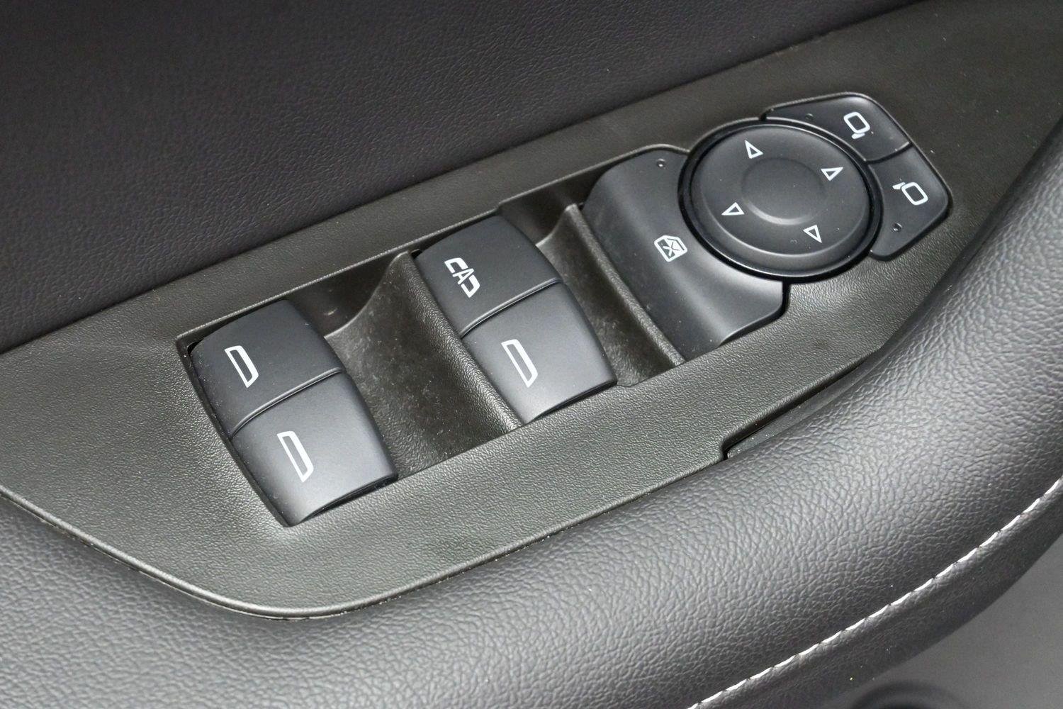 Used 2023 BLACK Chevrolet LT image 13