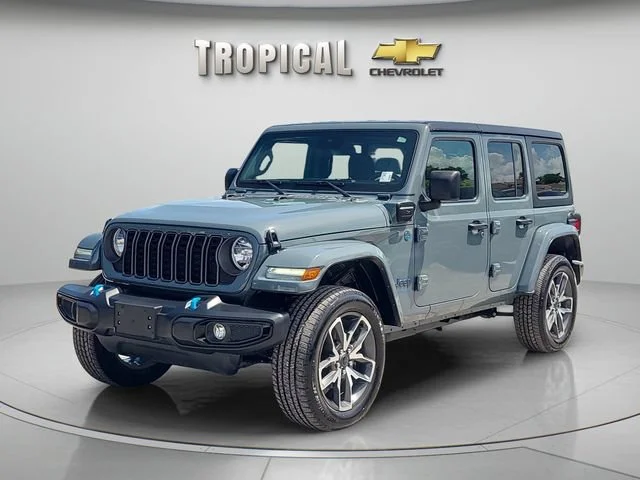 Used 2024 Gray Jeep Sport S image 1