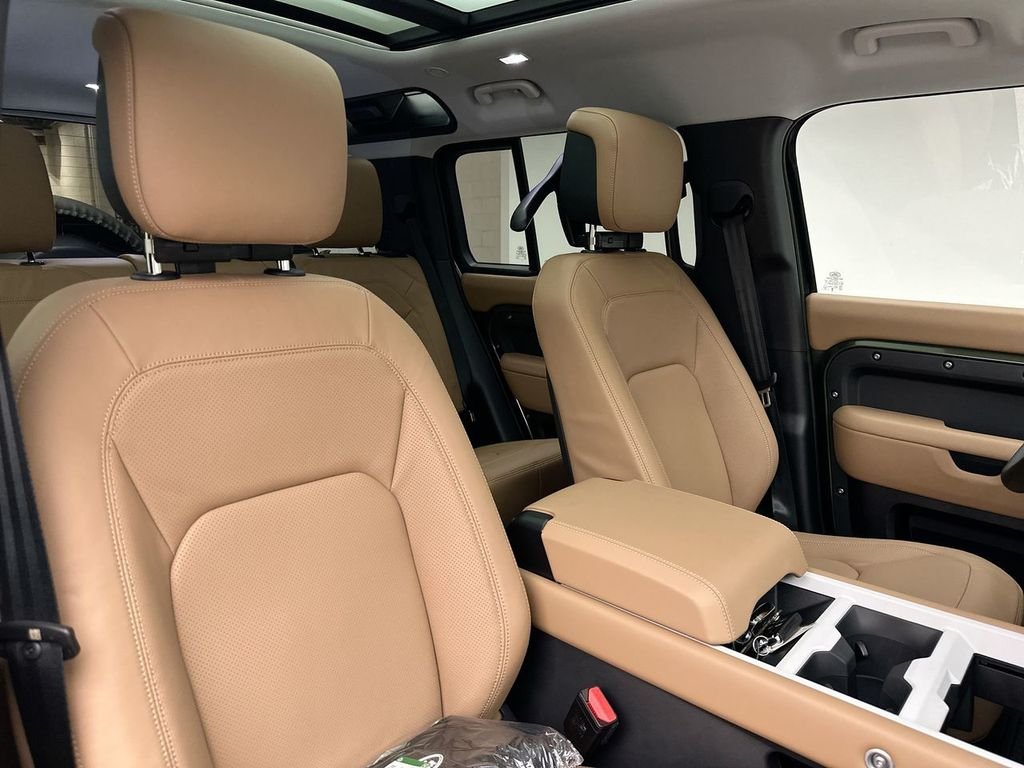 New 2026 Woolstone Green Metallic Land Rover S image 6