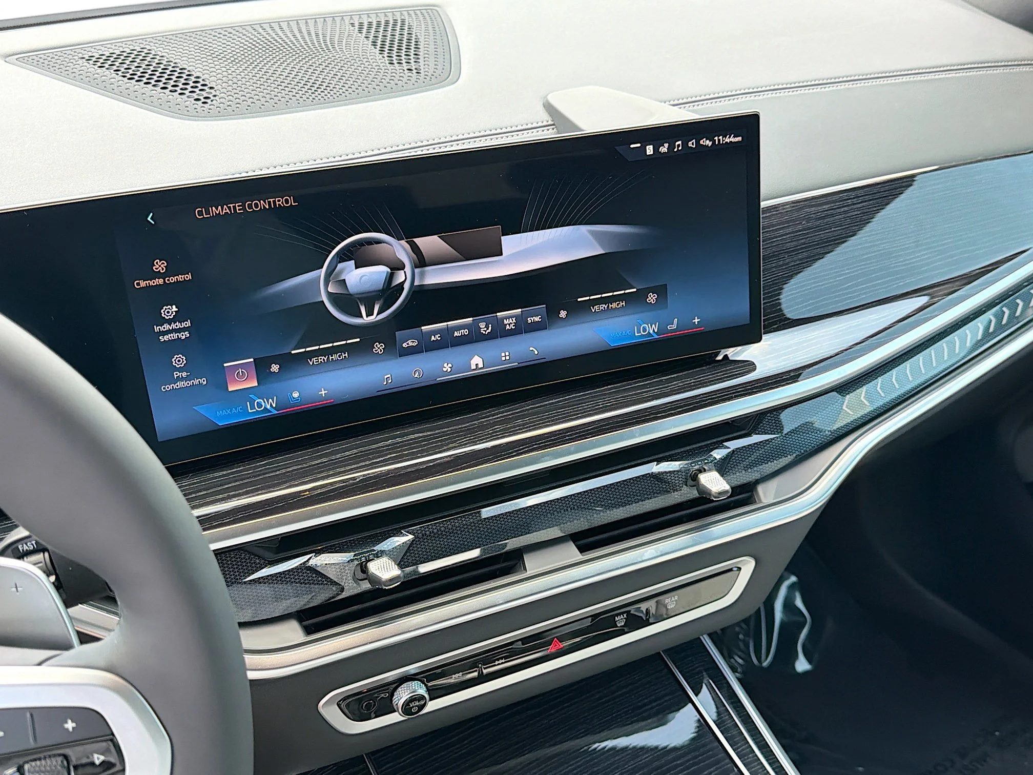 New 2026 Mineral White Metallic BMW xDrive40i image 27