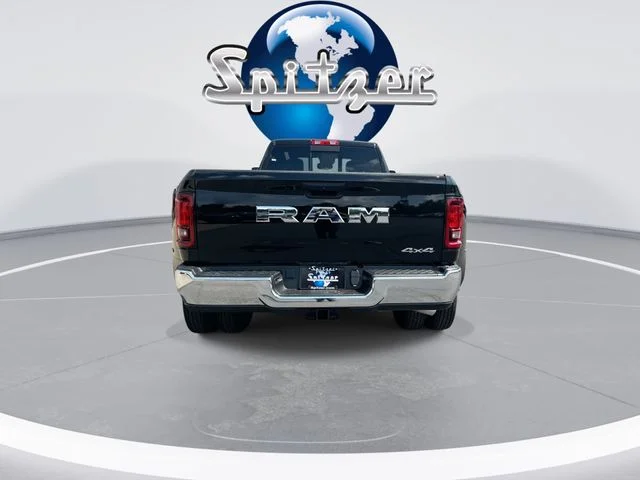 New 2026 Diamond Black Crystal Pearl-Coat Exterior Paint RAM Tradesman image 9