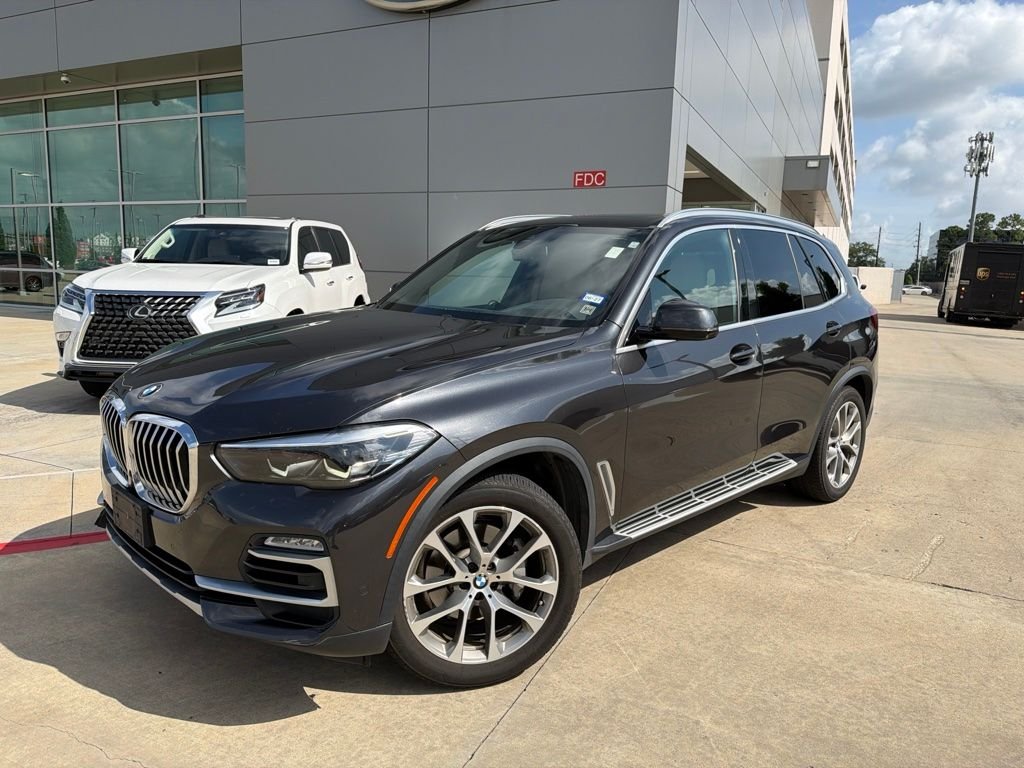 Used 2020 Dark Graphite BMW sDrive40i image 1