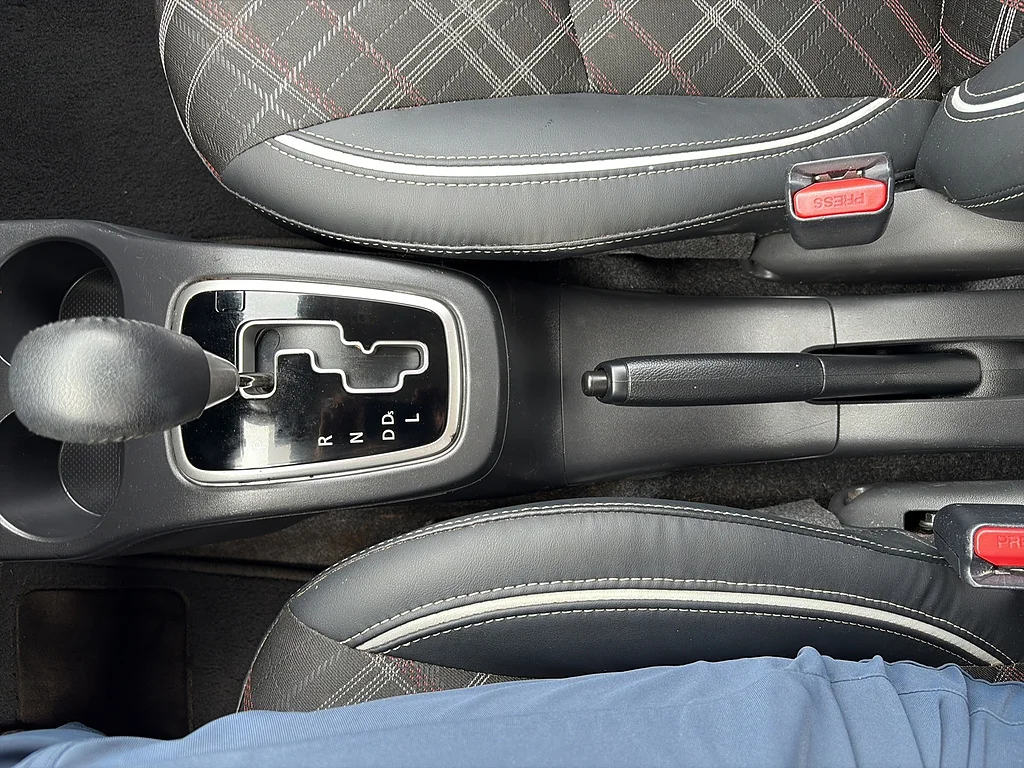 Used 2024 Jet Black Metallic Mitsubishi SE image 29