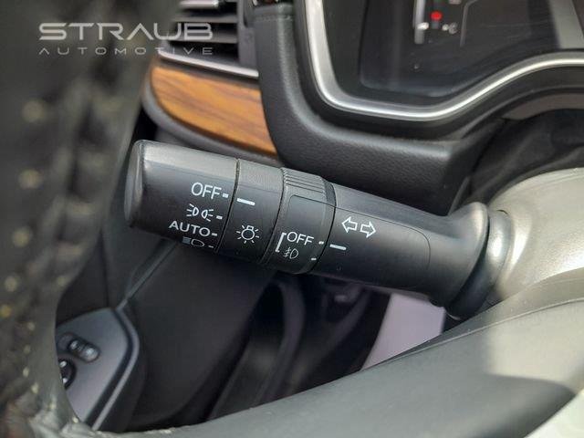 Used 2020 Lunar Silver Metallic Honda Touring image 16