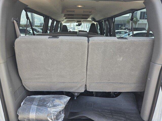 Used 2025 Summit White Chevrolet LT image 23