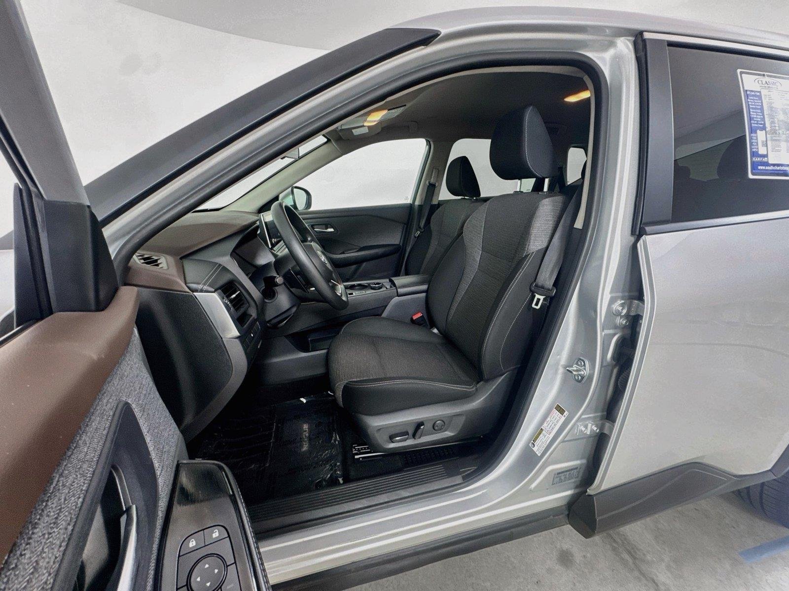 Used 2023 Super Black Nissan SV image 19
