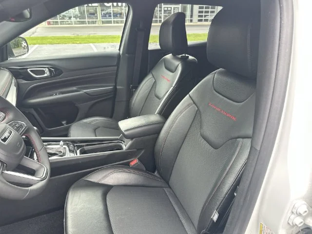 Used 2025 White Jeep Trailhawk image 22