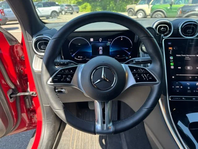 Used 2024  Mercedes-Benz GLC 300 image 20