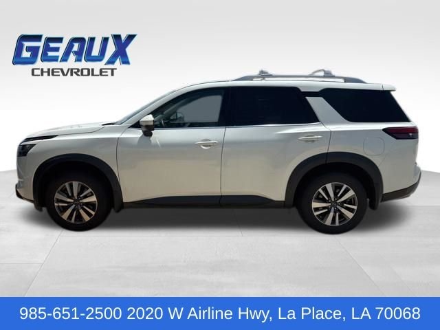 2023 Nissan Pathfinder SL 2WD's photo