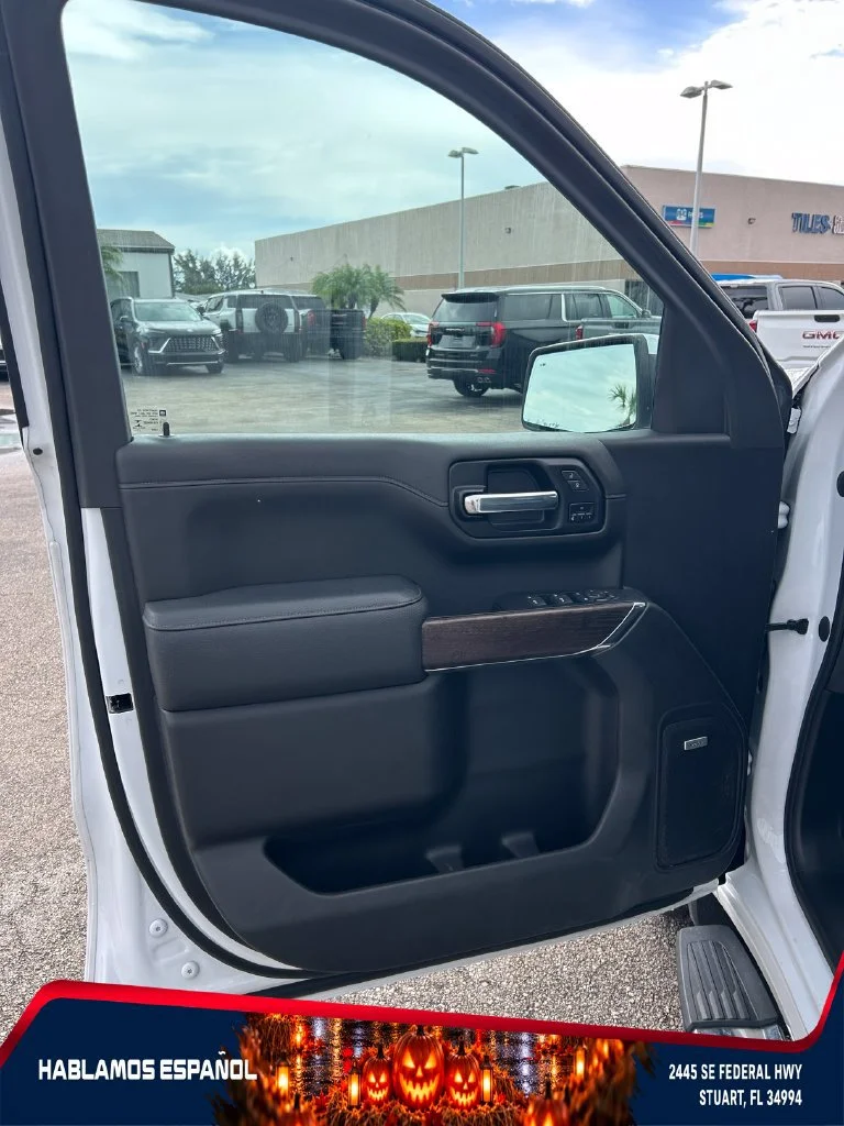 Used 2021 WHITE FROST TRICOAT GMC Denali image 10