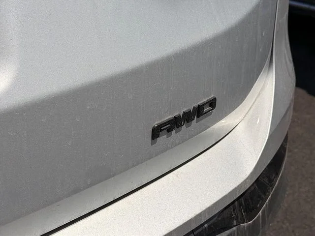 Used 2020 Silver GMC SLE image 17