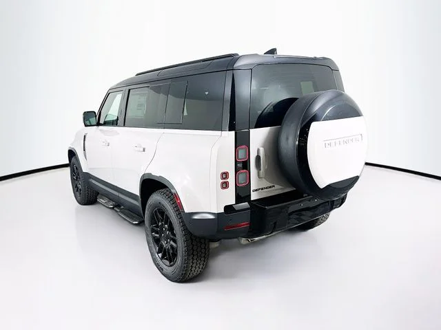 Certified Used 2026 Borasco Grey Land Rover S image 7