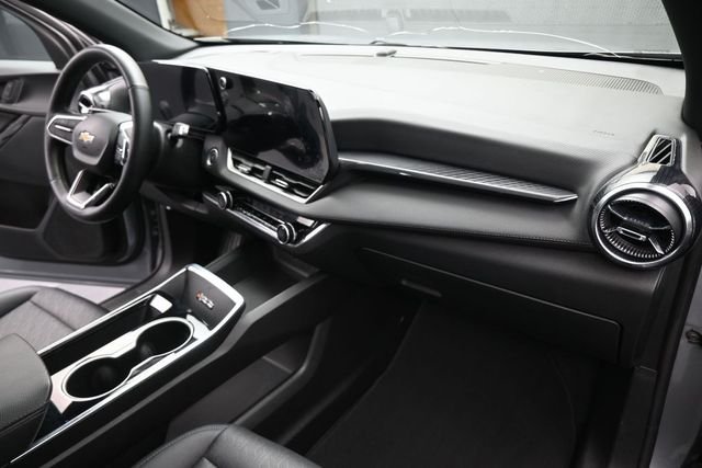 Used 2025 Gray Chevrolet LT image 27