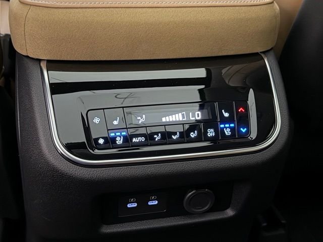 New 2026 BLACK OBSIDIAN INFINITI Luxe 2WD image 21