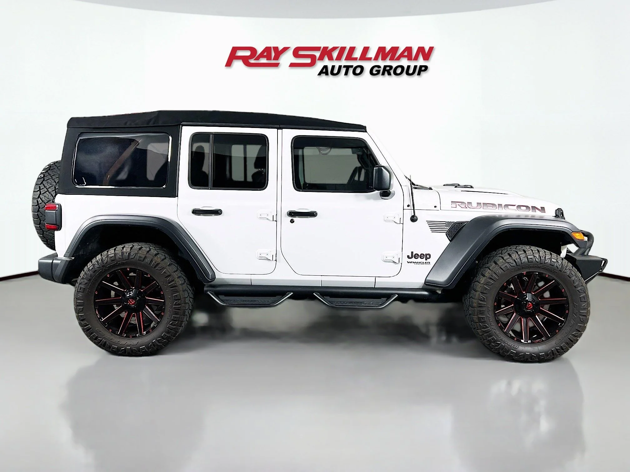 Used 2018 Bright White Clearcoat Jeep RUBICON image 8