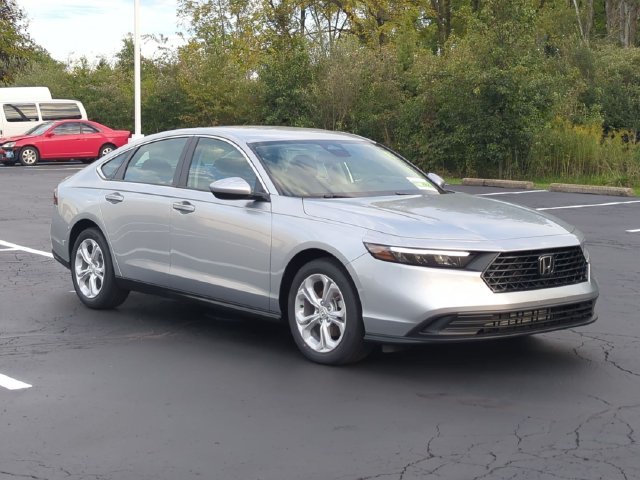 New 2026 Platinum White Pearl Honda LX image 4