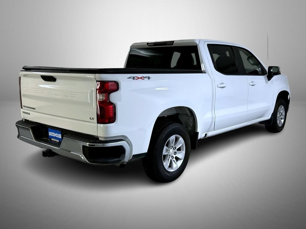 Used 2023 SUMMIT WHITE Chevrolet LT image 5