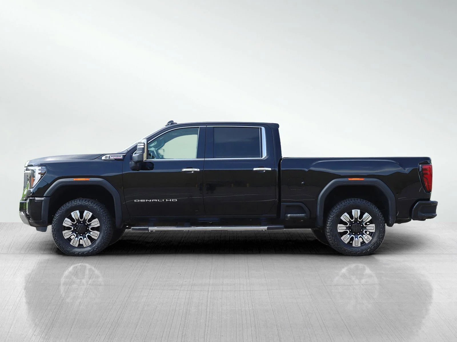 Used 2025 GMC Sierra 2500HD Denali with VIN 1GT4UREY5SF186644 for sale in Roseville, Minnesota