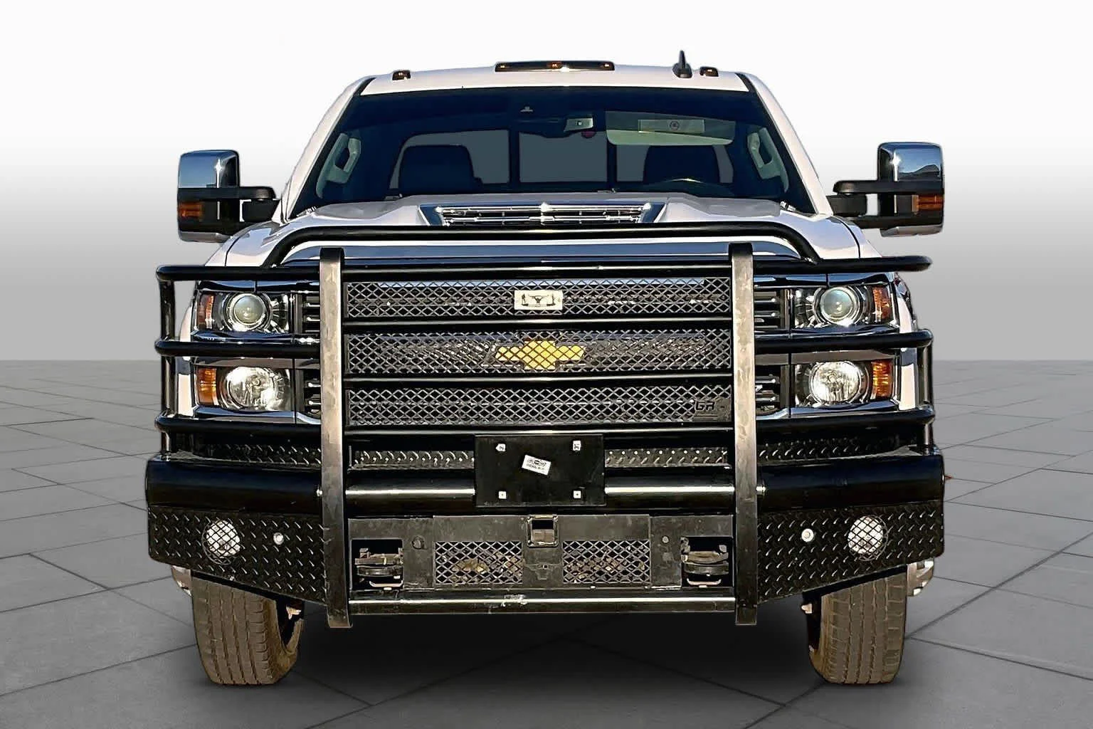 Used 2018 Summit White Chevrolet LTZ image 4