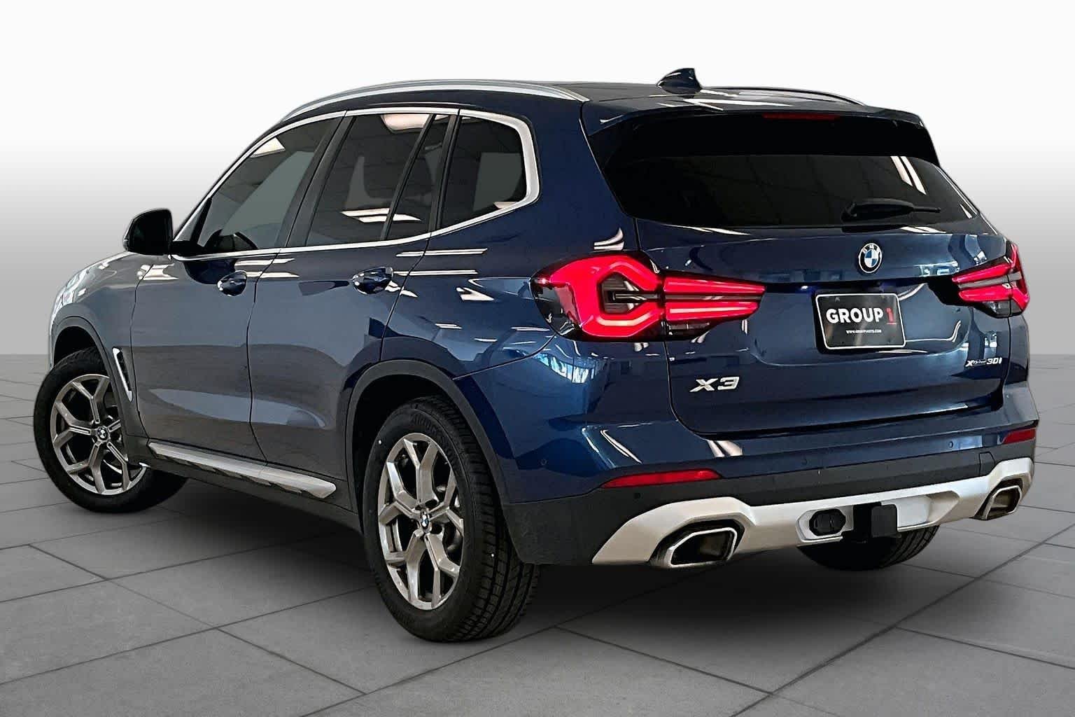 Used 2023 Phytonic Blue Metallic BMW xDrive30i image 11
