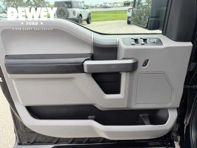 Used 2016 Shadow Black Ford XLT image 9