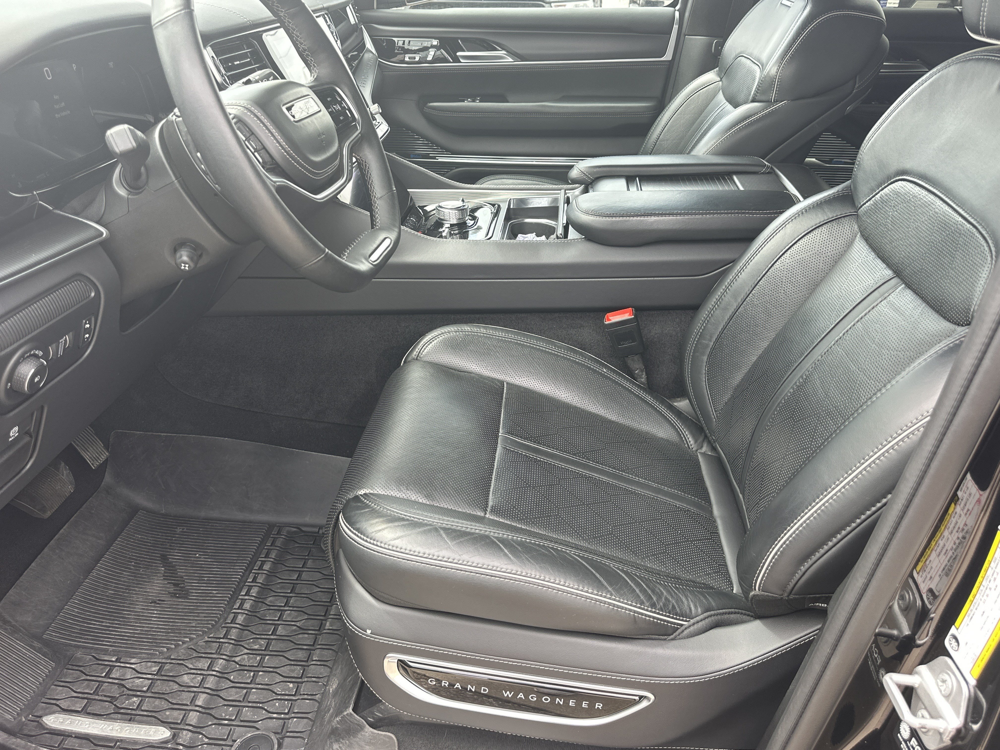 2024 Jeep Grand Wagoneer L Series II - Photo 10