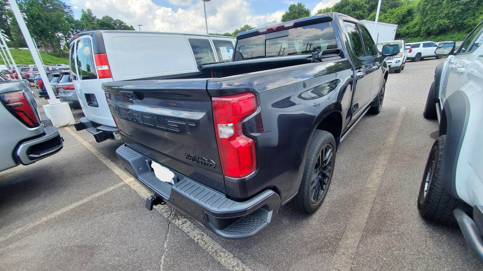 Used 2023 Dark Ash Metallic Chevrolet High Country image 9