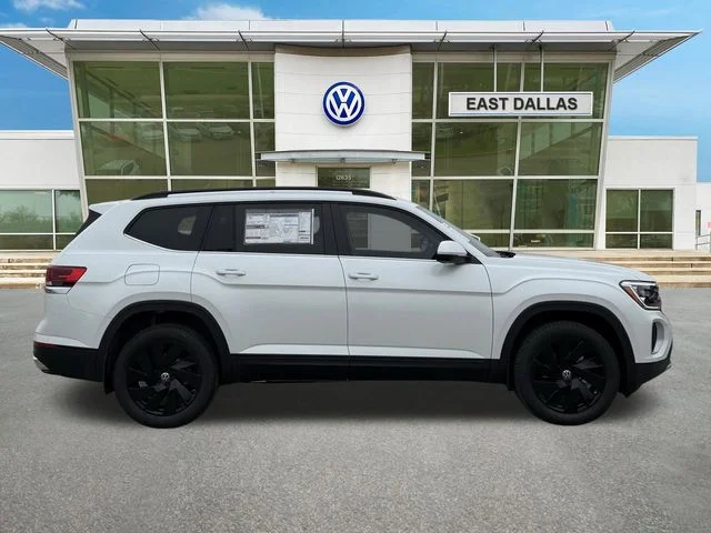 New 2026 White Volkswagen 2.0T SE w/Technology image 2