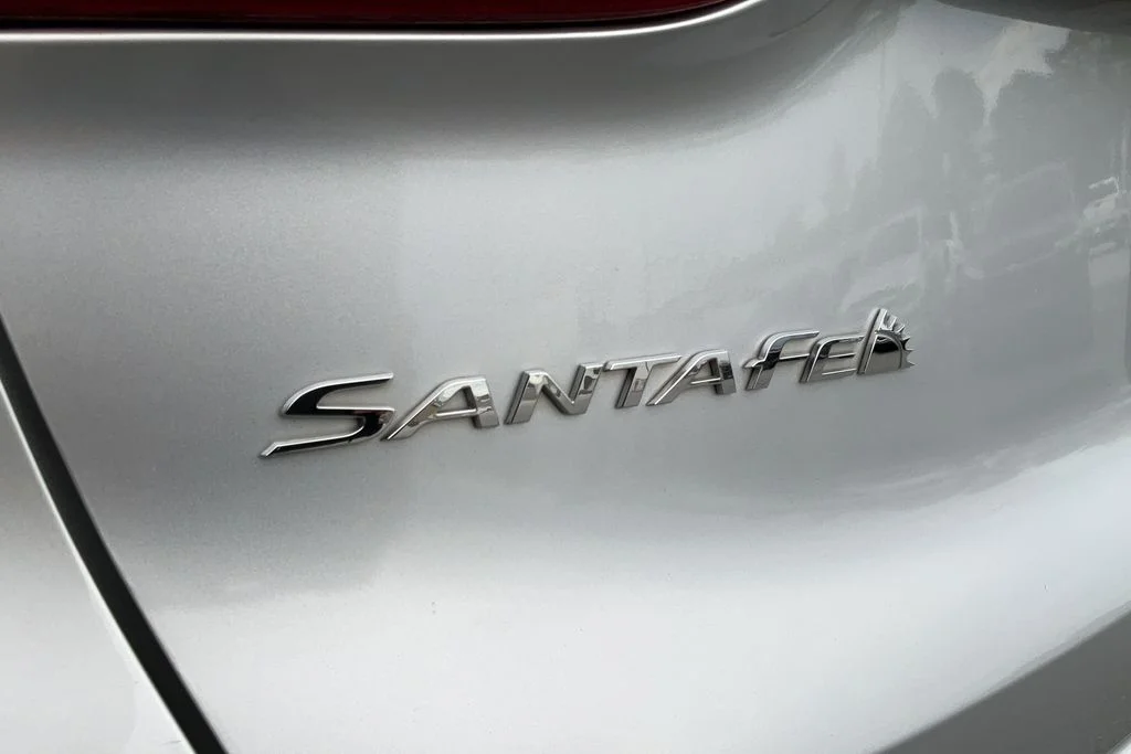 Used 2019 Silver Hyundai Limited image 28