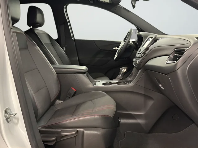 Used 2022 White Chevrolet RS image 15