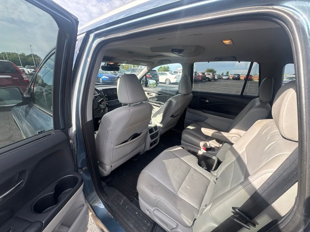 Used 2019 Gray Honda Touring image 9